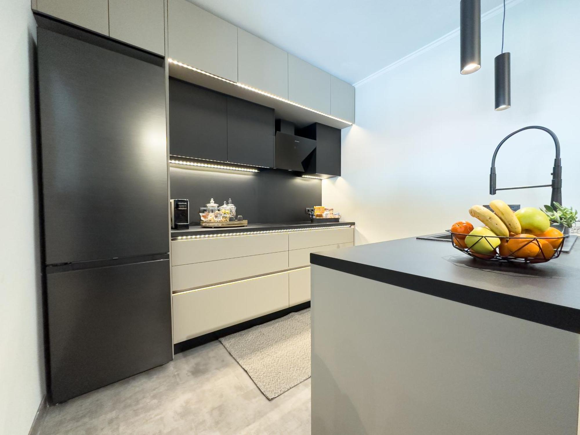 Ixia Home
