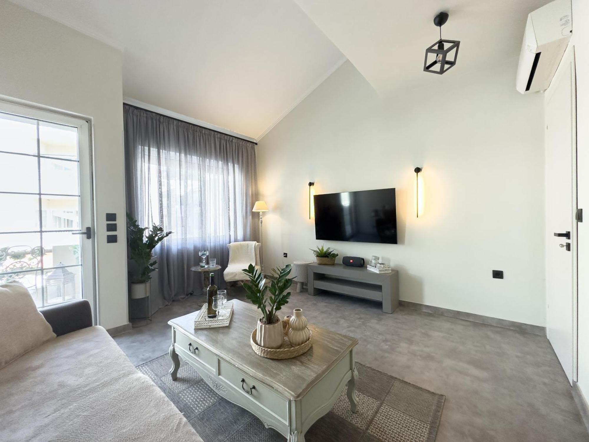 Ixia Home