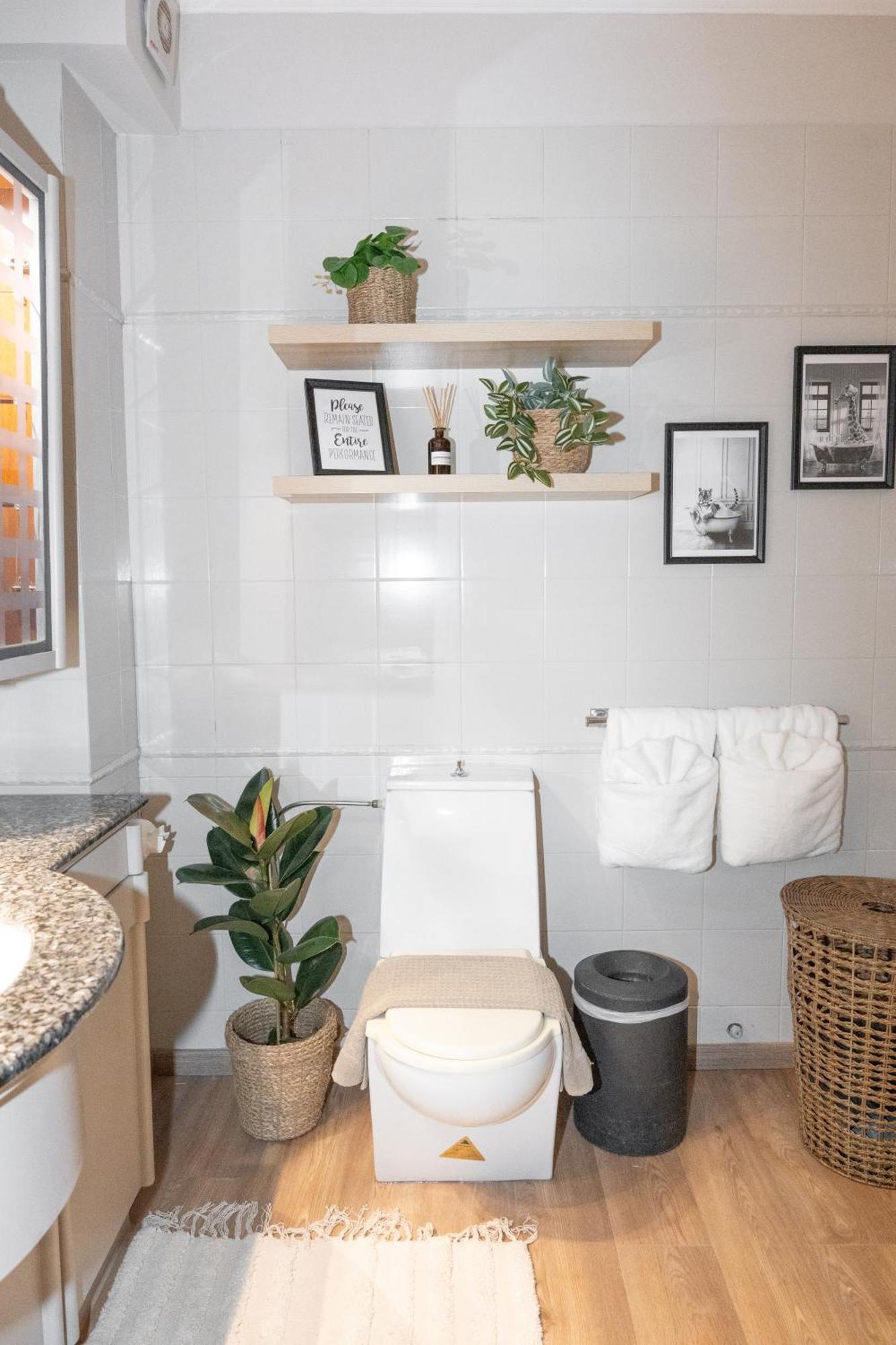 Ixia Home