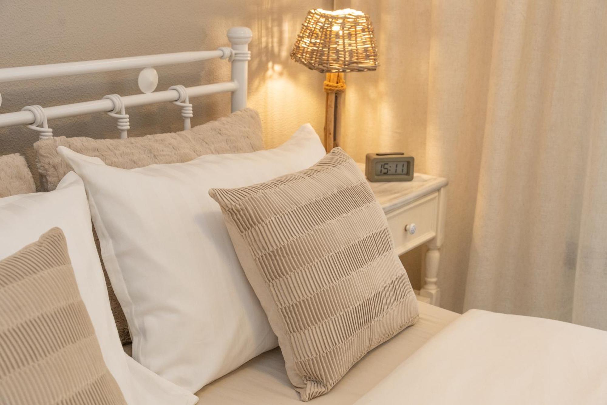 Ixia Home *