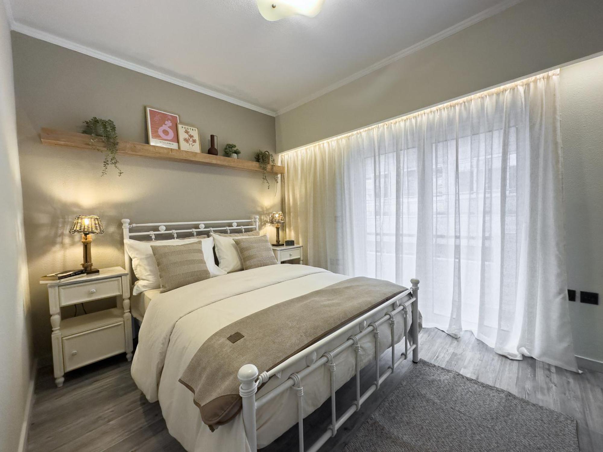 Ixia Home *