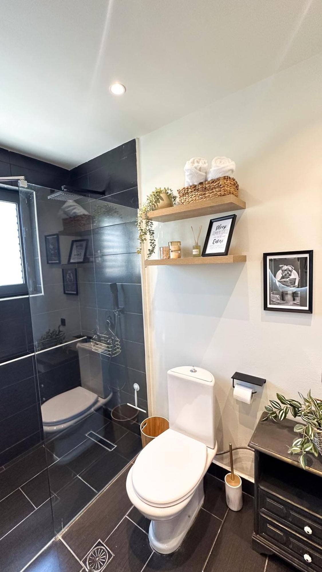 Ixia Home