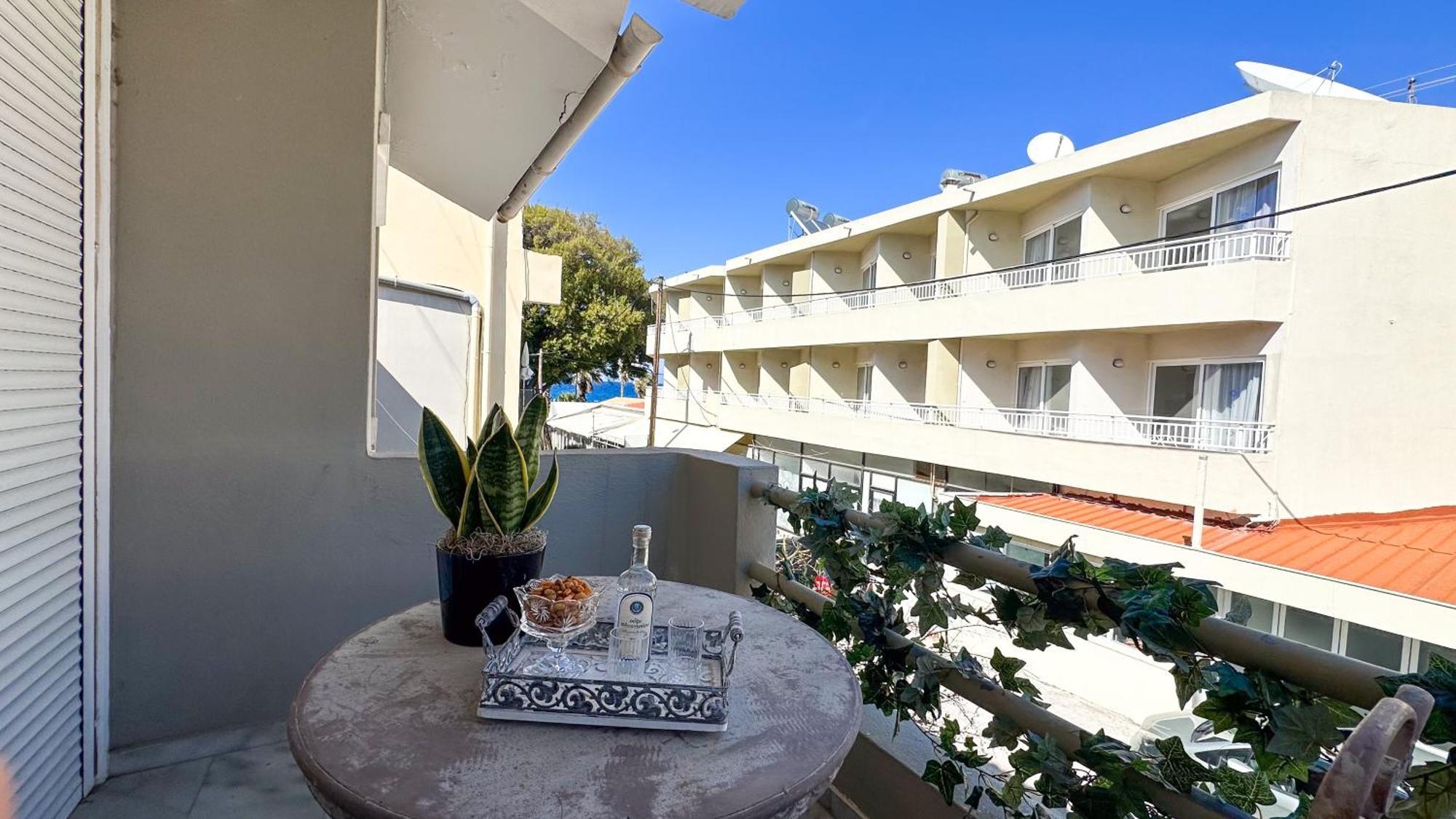 Ixia Home Apartment